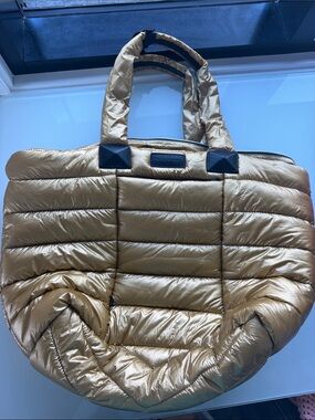 Like new MacKage Puffer Bag